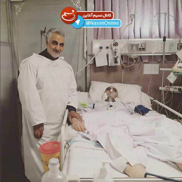 عیادت سردار سلیمانی از ا"بوالفضل کاکاوند" در بیمارستان خاتم الانبیاء